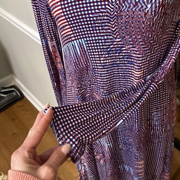 𝅺BCBG SIZE MED DRESS super soft - Picture 4 of 6